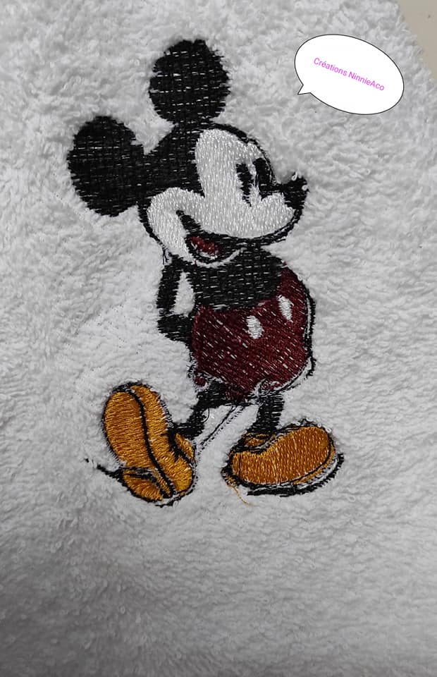 serviette éponge Mickey2.jpg